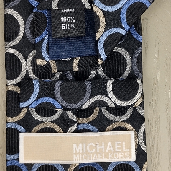 MICHAEL Michael Kors 100% Silk Tie - Picture 2 of 2